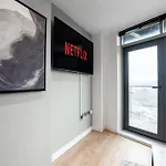 Lejlighed Modern Pad Prime Location Balcony Sleeps 4 *