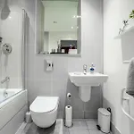 Lejlighed Modern Pad Prime Location Balcony Sleeps 4