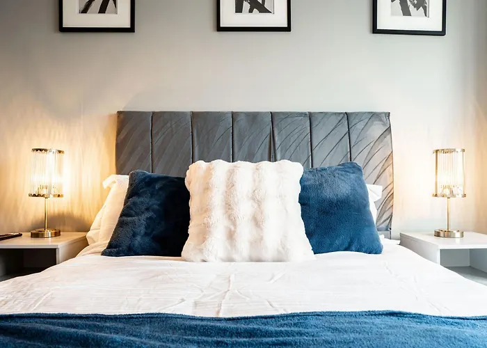 Modern Pad Prime Location Balcony Sleeps 4 * Leeds (West Yorkshire)