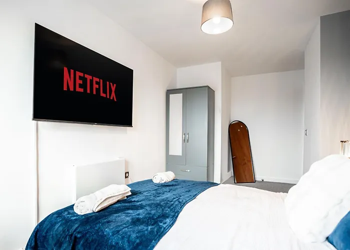 Modern Pad Prime Location Balcony Sleeps 4 Apartamento